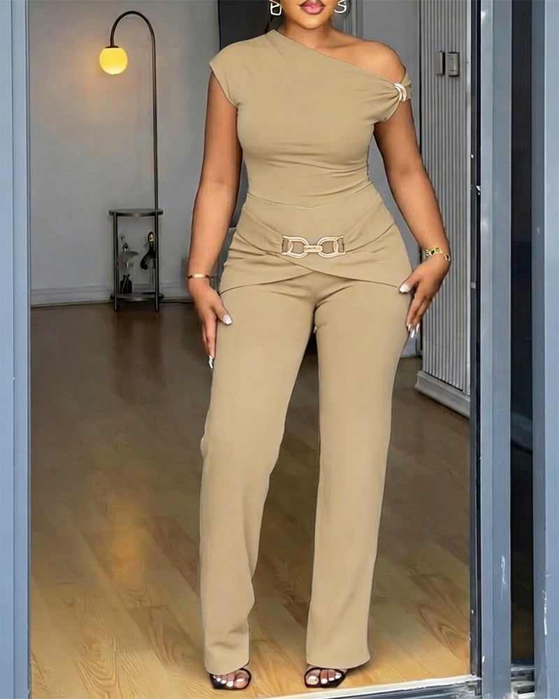 CHICME Women's 2 Piece Set Skew Neck Slim Fit Top and Elastic Waist Flare Pants with Metal Detail - Image 5